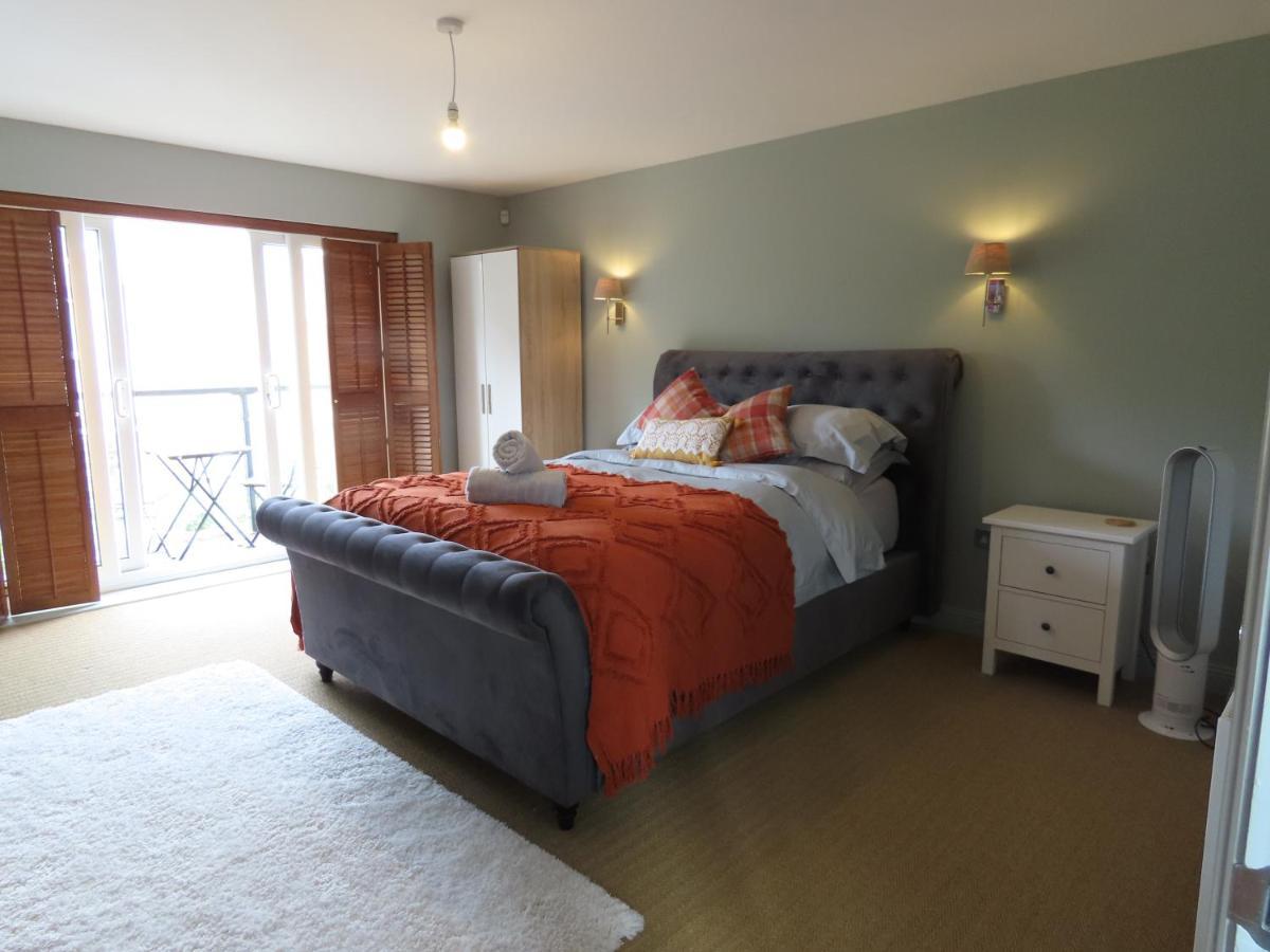 Entire Seaside Luxury Home With On Site Parking! Poole Exterior photo