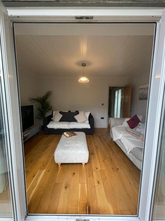 Entire Seaside Luxury Home With On Site Parking! Poole Exterior photo